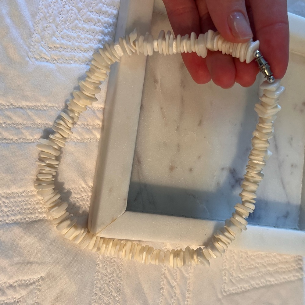 Shell Necklace - Picture 2 of 2